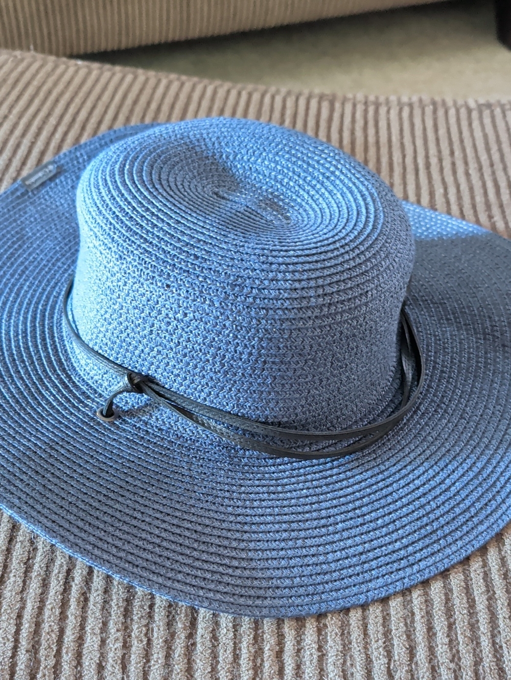 Columbia Women's Blue Wide Brim Sun Hat with Chin Cord
